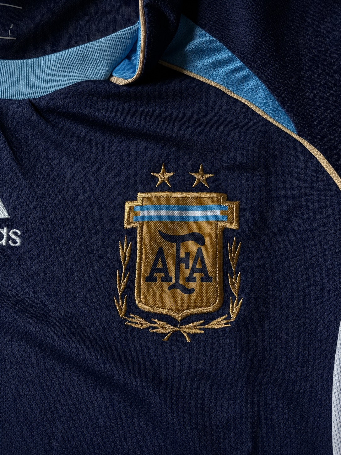 Argentina 2006 Messi detalle escudo